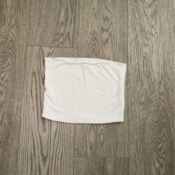 Tilly’s Strapless White Crop Too - Picture 4 of 4